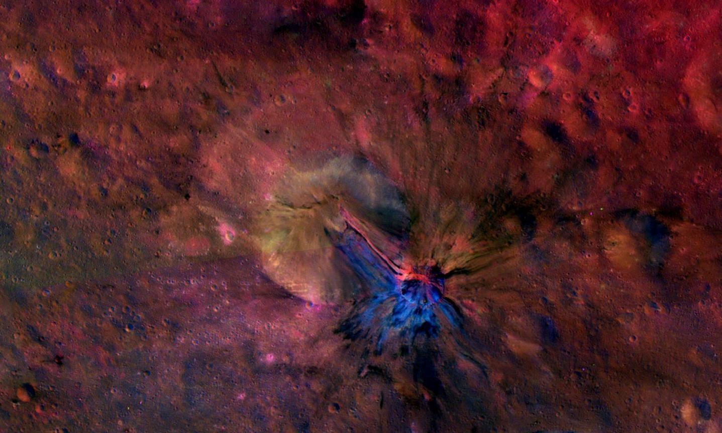 Huge Asteroid Vesta Shines in Dazzling New Light (Images)